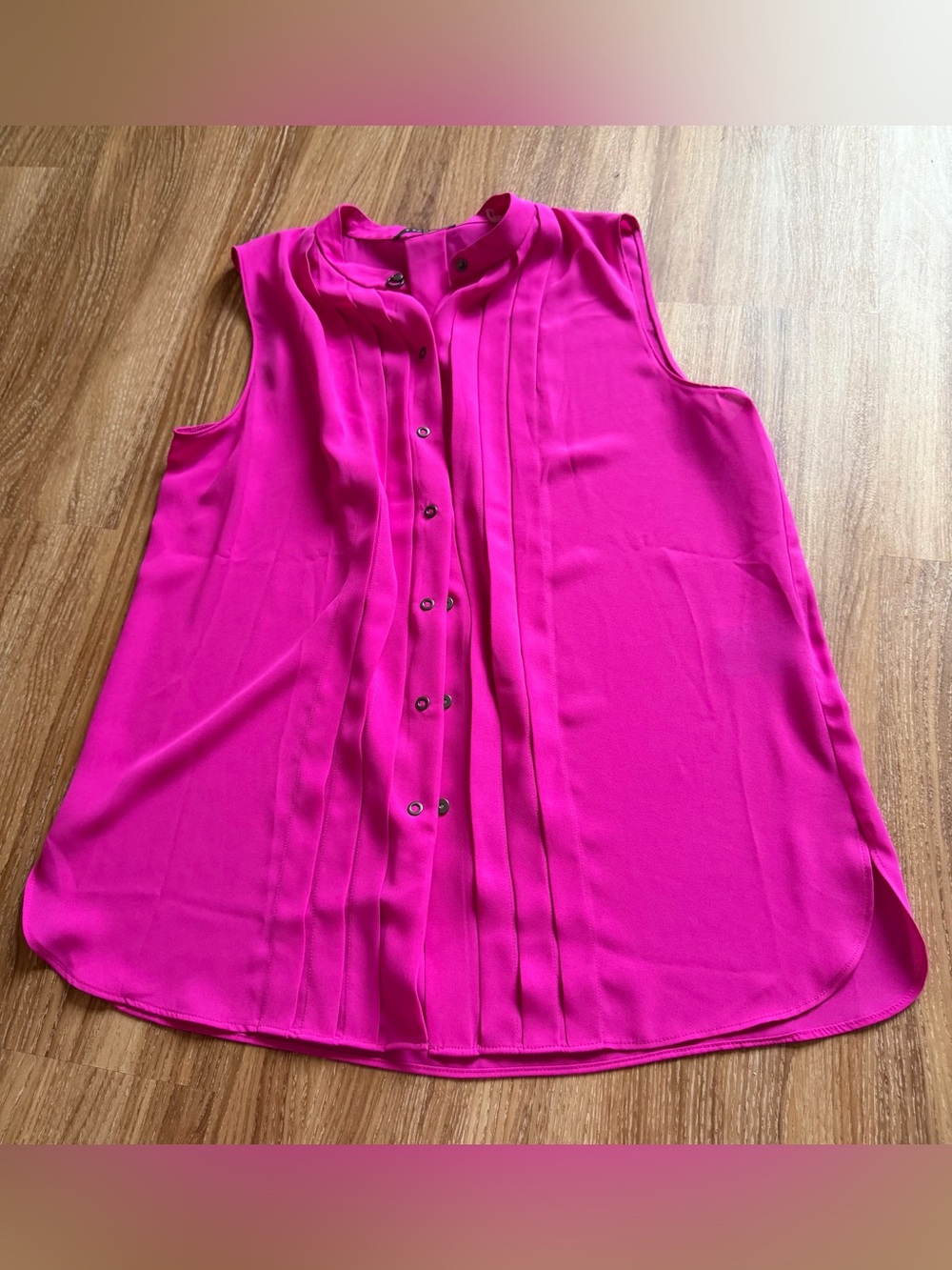 Tahari Bright Fuchsia Sleeveless Pintuck Button-Front Blouse